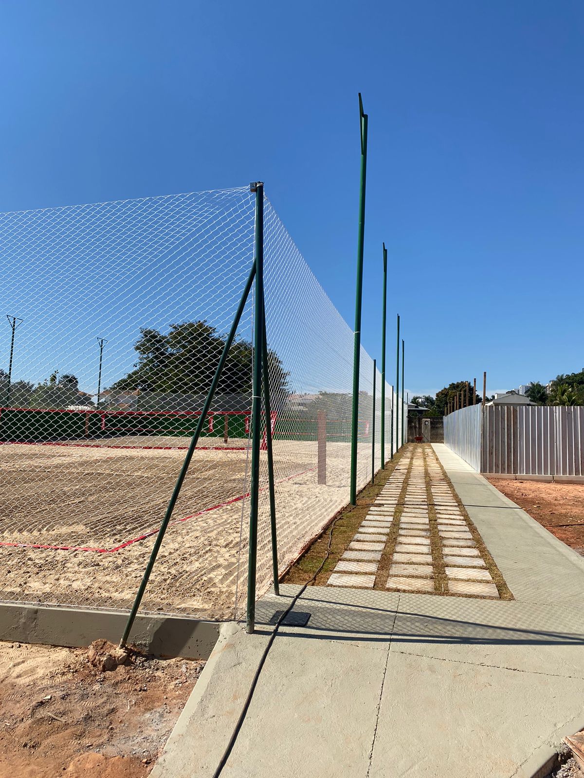 Rede de proteção para quadras poliesportivas